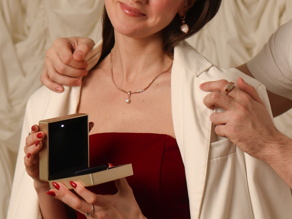 подарок девушке на новый год